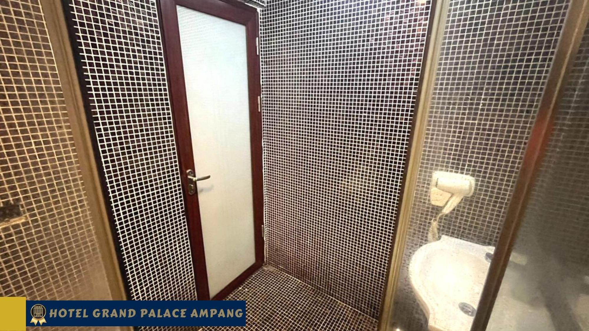 Hotel Grand Palace Ampang Ампанг Екстериор снимка