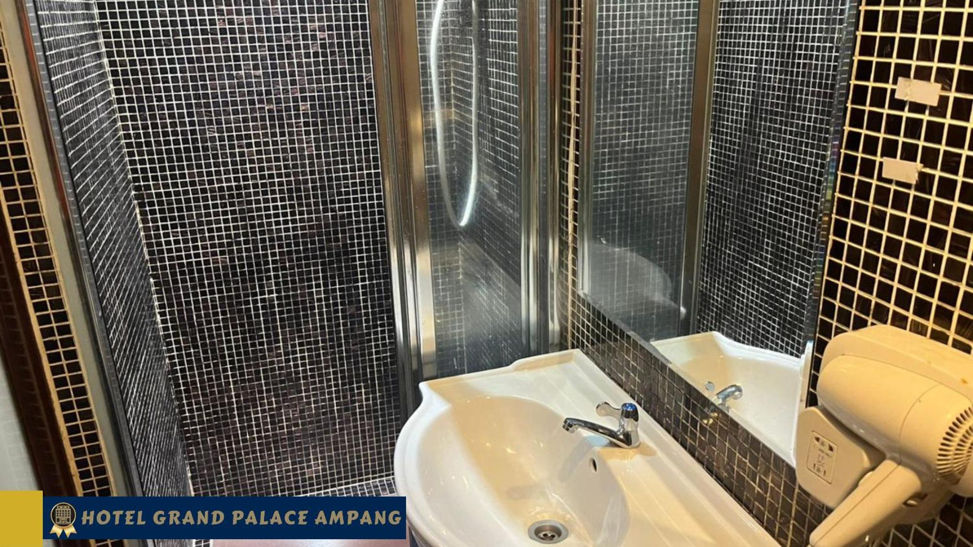 Hotel Grand Palace Ampang Ампанг Екстериор снимка