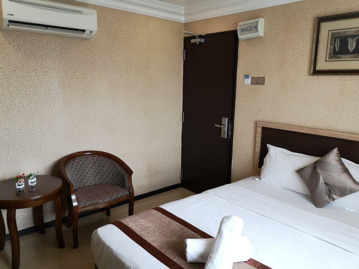 Hotel Grand Palace Ampang Ампанг Екстериор снимка