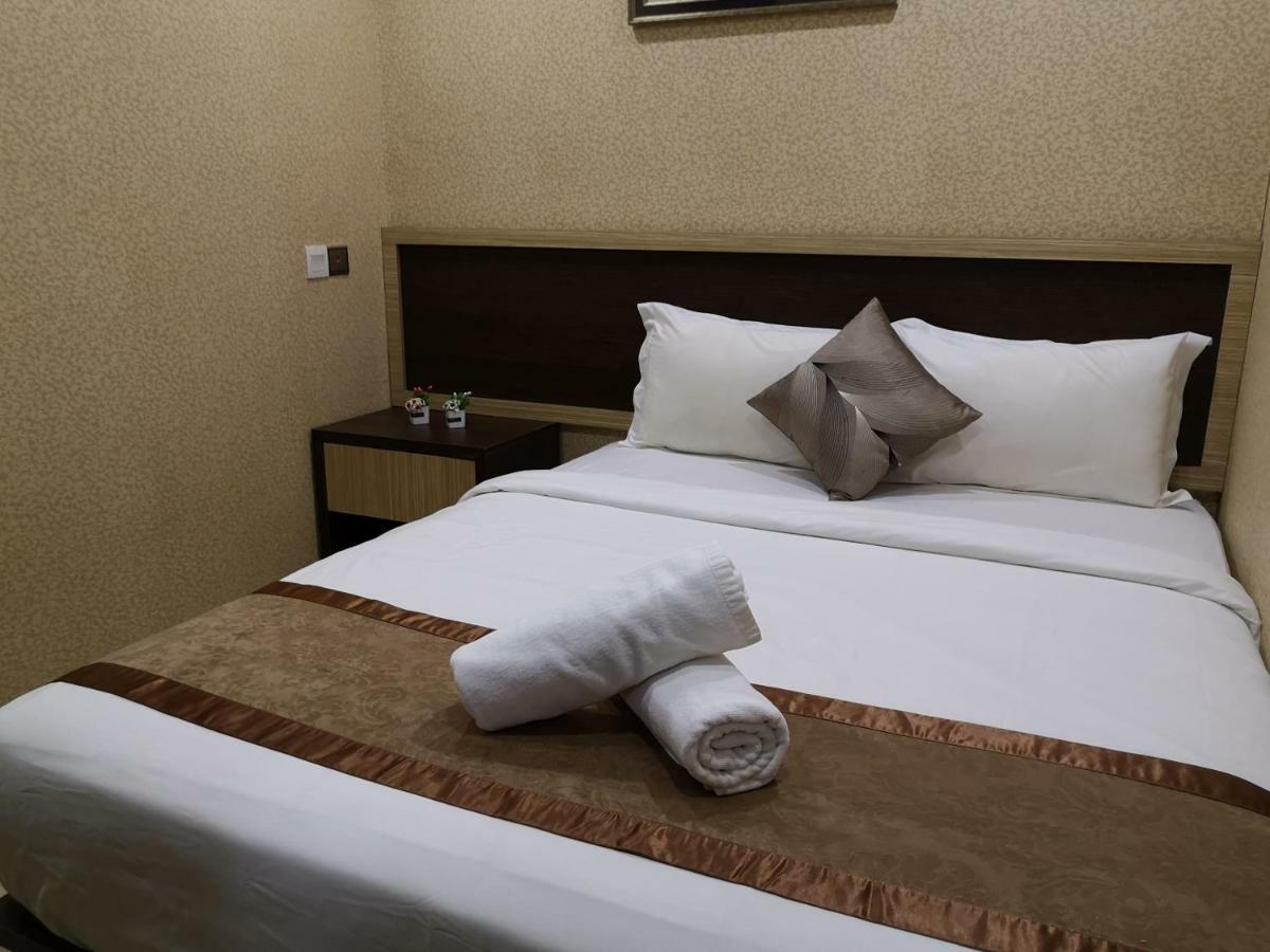 Hotel Grand Palace Ampang Ампанг Екстериор снимка