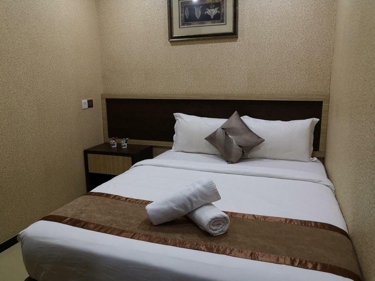 Hotel Grand Palace Ampang Ампанг Екстериор снимка